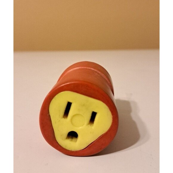 Woodhead Single Phase Only 125 Volt Female to Male Plug - Picture 3 of 4